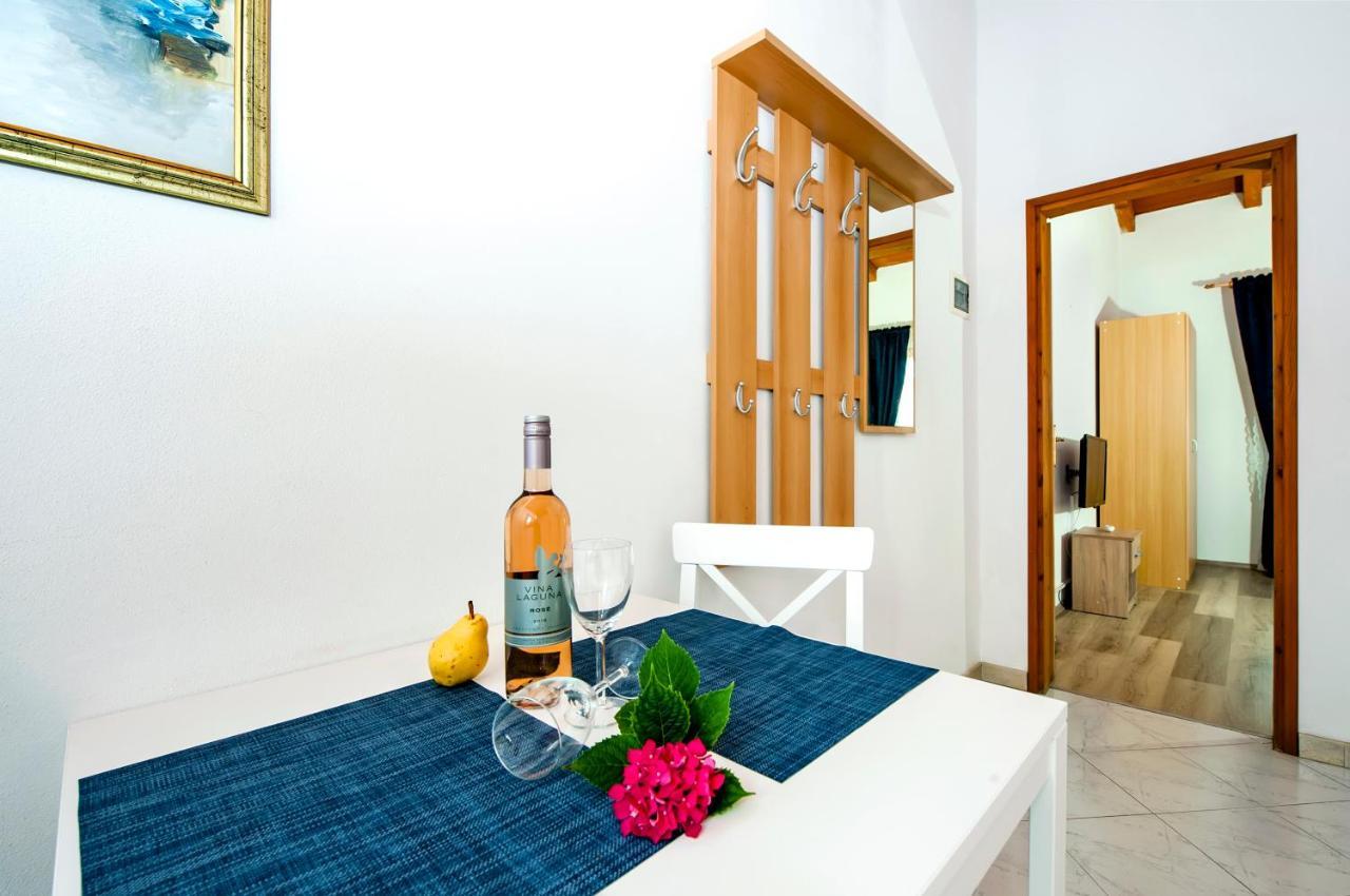 Apartman Near Beach Pelagic Sea View Rovinj Bagian luar foto