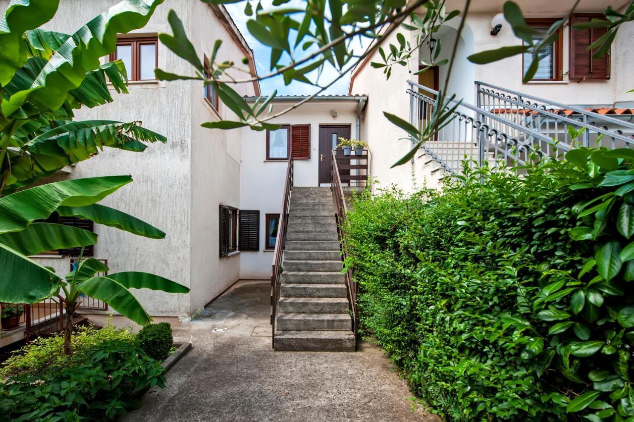 Apartman Near Beach Pelagic Sea View Rovinj Bagian luar foto