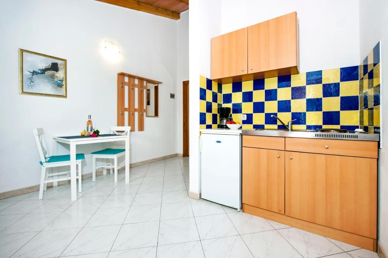 Apartman Near Beach Pelagic Sea View Rovinj Bagian luar foto